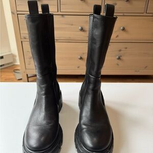 Russell & Bromley black leather mid length Chelsea boots - size 39